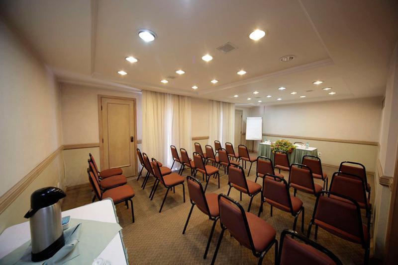 Rede Andrade Vernon Curitiba Exterior photo
